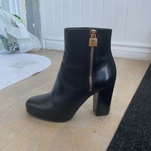 Michael Kors Margeret Leather Boots Size 5.5
